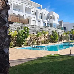 piso-de-lujo-nuevo-con-jardin-privado-y-aire-acondicionada.1costadelsol.com/